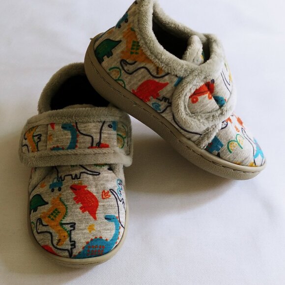 Dinosaur Slippers size 5-6 - Picture 1 of 11